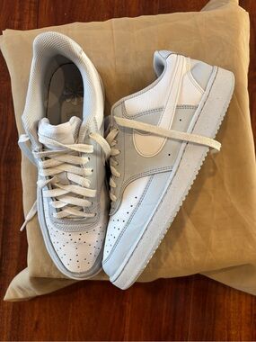 Nike Women's White and Light Gray Low-Top Athletic Sneakers